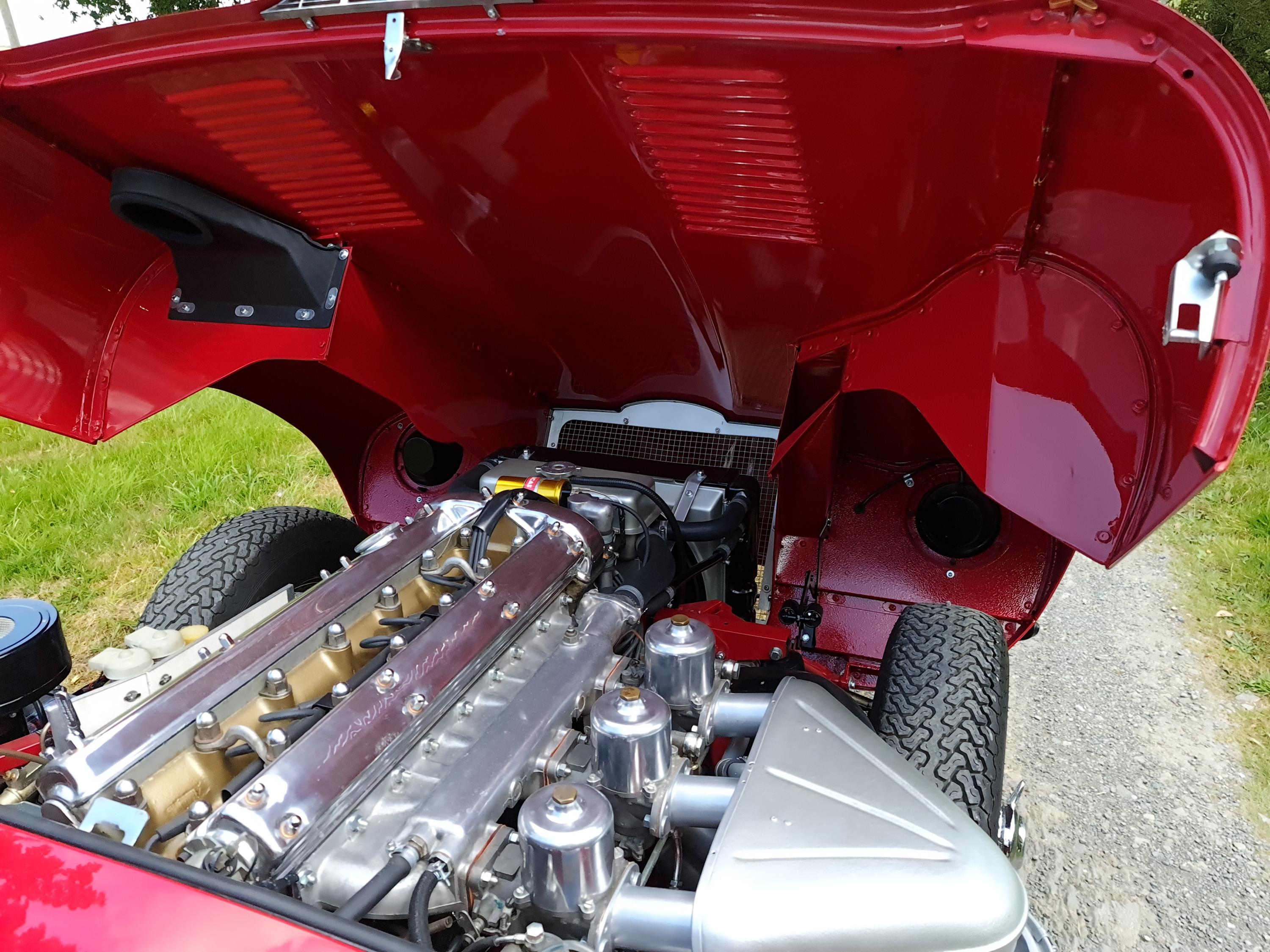 1966 Jaguar E-Type S1 4.2 Roadster — photo 10