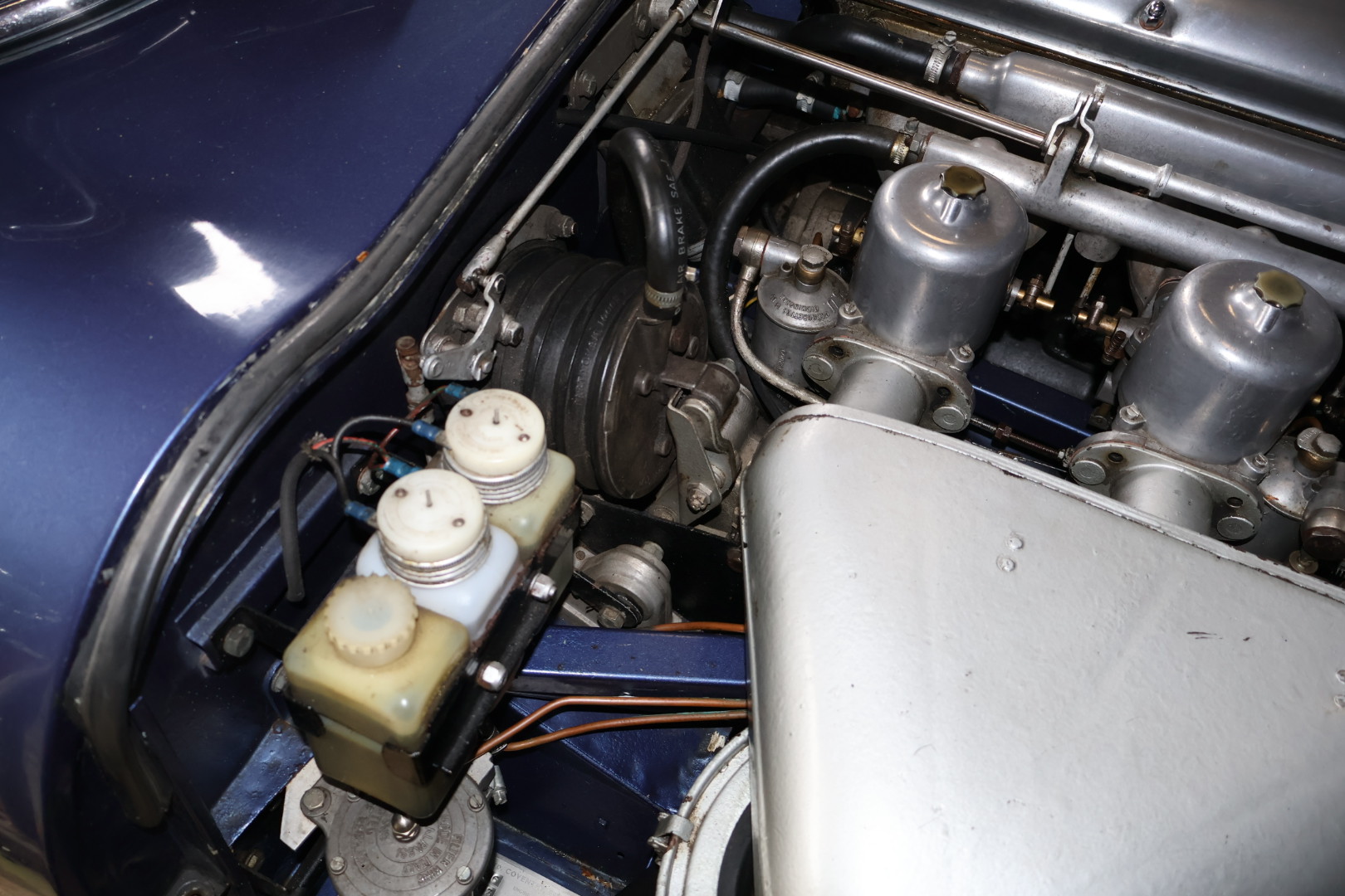 1964 Jaguar E-Type S1 Coupe — photo 8